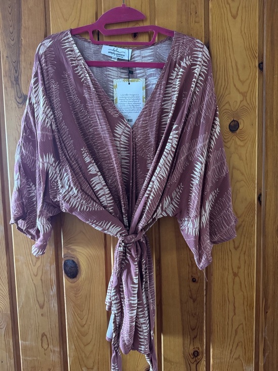 Simply Sisters Tops - BNWT Simply sisters kimono cover up Mauve Botanical Tie-Front Women's Top